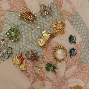 Vintage brooches 1920s